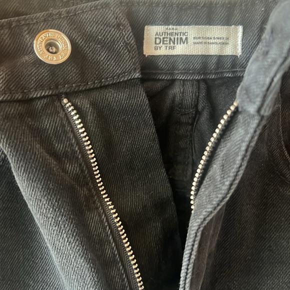 Zara TRF Denim Skirt - Mini with a A line cut - black denim - Picture 3 of 3